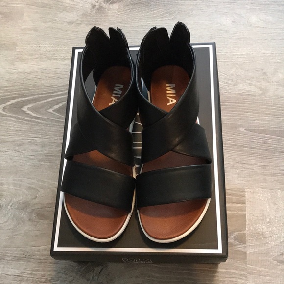 mia deana sandal black